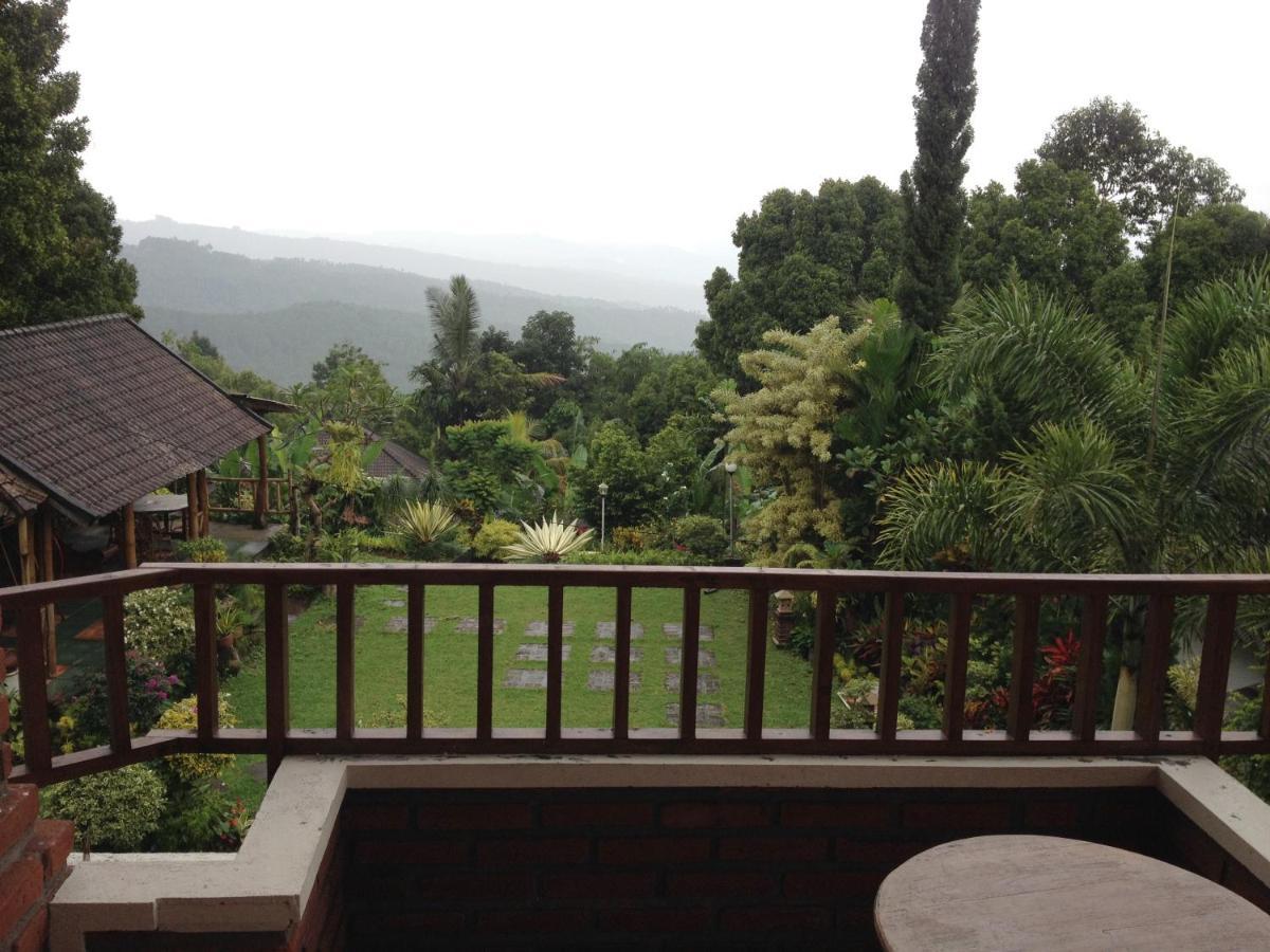 Karang Sari Guesthouse & Warung Munduk Exterior foto