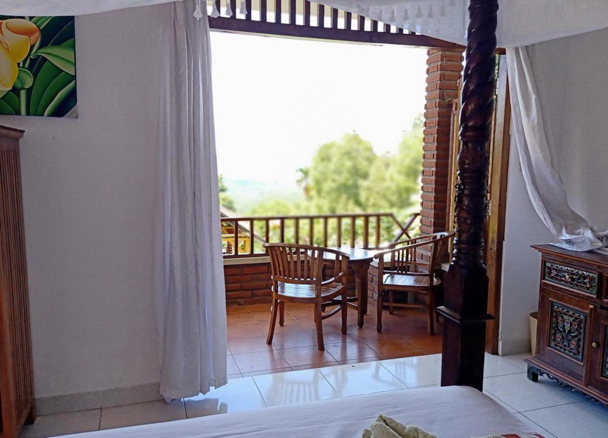 Karang Sari Guesthouse & Warung Munduk Exterior foto