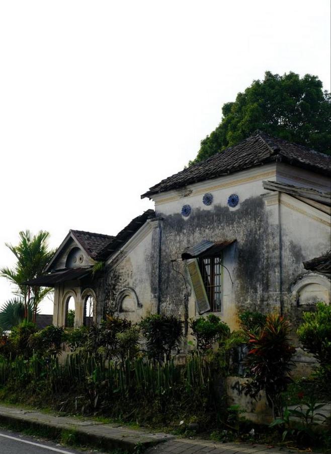 Karang Sari Guesthouse & Warung Munduk Exterior foto