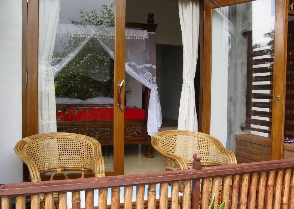 Karang Sari Guesthouse & Warung Munduk Exterior foto