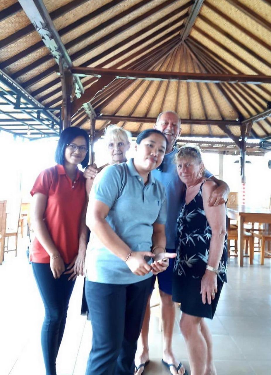 Karang Sari Guesthouse & Warung Munduk Exterior foto
